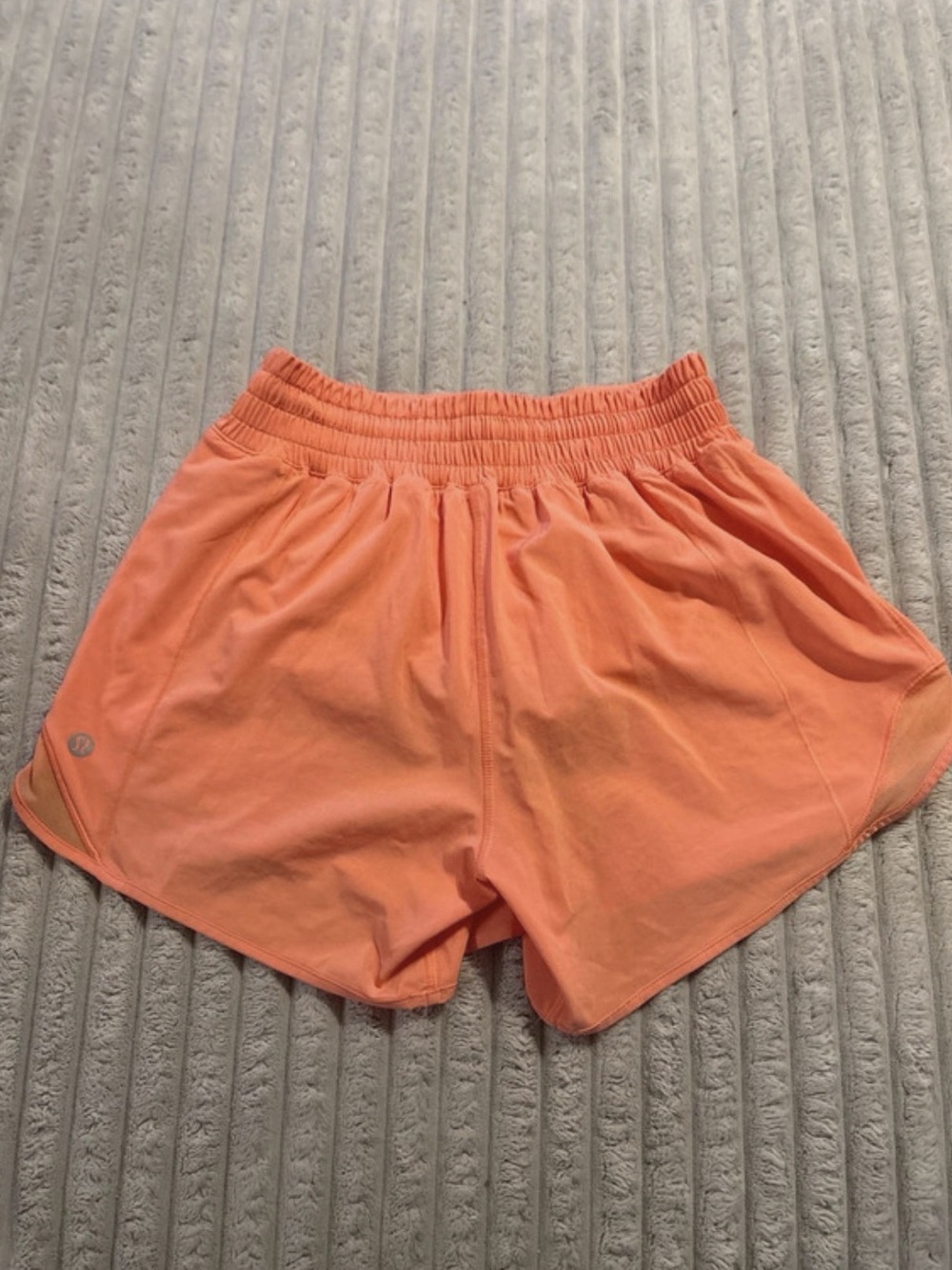lululemon Hotty Hot Shorts Athletic Shorts in Orange Size 2 3.5”